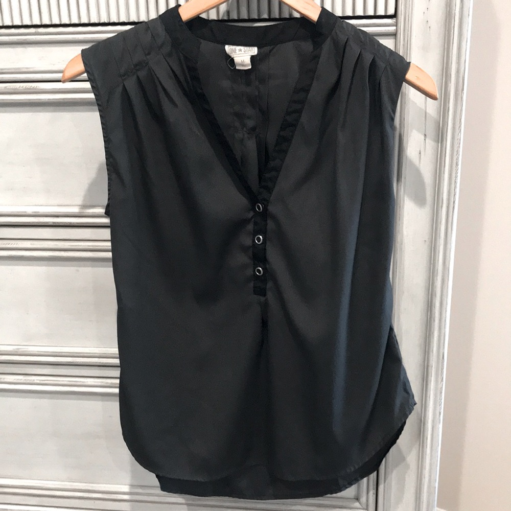 Converse sleeveless top